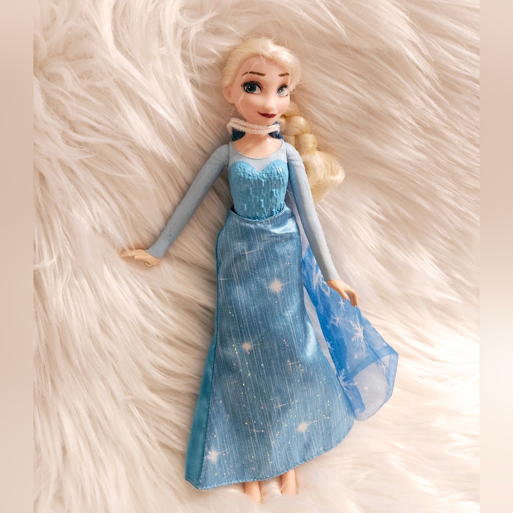 Disney 2017 Frozen Elsa Doll Light Up Hand